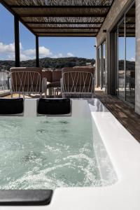 Hồ bơi trong/gần Attico Salia