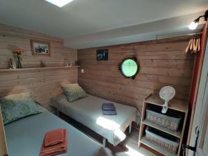 Posezení v ubytování Péniche Canal du Midi