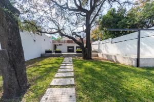 Κήπος έξω από το Finca Dos Encinos