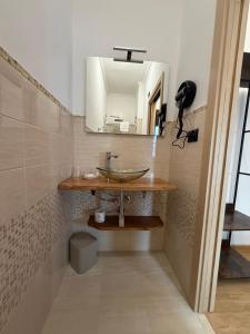 Ένα μπάνιο στο Le Stanze Del Duca +31 φωτογραφίες