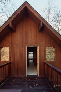 Το κτήριο όπου στεγάζεται  η παραθεριστική κατοικία