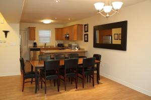 Η κουζίνα ή μικρή κουζίνα στο JACKSON HAVEN