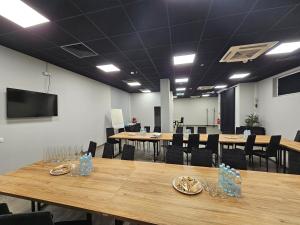 Οι επιχειρηματικές εγκαταστάσεις ή/και οι αίθουσες συνεδριάσεων στο blue hotel