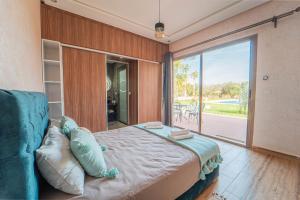 Postel nebo postele na pokoji v ubytování Olive Nest - Ochre Nests - Pool & Farm + 35 fotografií