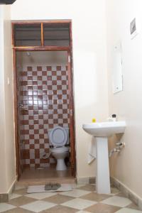 Koupelna v ubytování Makao Kilifi - modern & secure 1BR by the creek