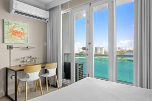 Πισίνα στο ή κοντά στο Condado Lagoon by Otium