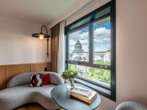 Χώρος καθιστικού στο Le Louise Hotel Brussels - MGallery Collection