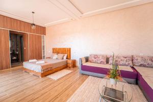 Postel nebo postele na pokoji v ubytování Jasmine Nest - Ochre Nests - Pool & Farm + 37 fotografií