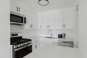 Ảnh trong thư viện ảnh của Blueground Kips Bay pool nr East River NYC-2169 ở New York