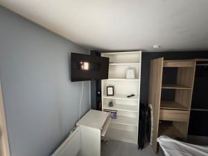 Η κουζίνα ή μικρή κουζίνα στο Studio centre ville