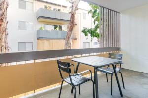 Balkón nebo terasa v ubytování Blueground Edgewood Park pool nr Courthouse SFO-2090