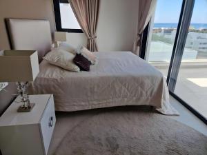 Ένα ή περισσότερα κρεβάτια σε δωμάτιο στο Villa Lynx With Heated Pool V108 +30 φωτογραφίες