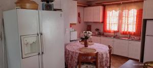 Kuchyň nebo kuchyňský kout v ubytování Kineta Farmhouse