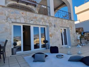 Χώρος καθιστικού στο Spacious And Elegant Villa V214