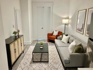 Imagine din galeria proprietății 014 - Charming 2BR2BA Easy Access to NYC în Hoboken +11 fotografii