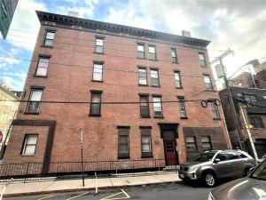 Tòa nhà nơi căn hộ tọa lạc