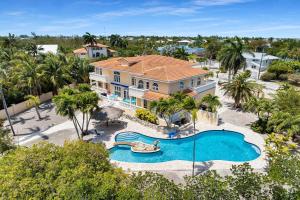 Hồ bơi trong/gần Tequila Sunrise