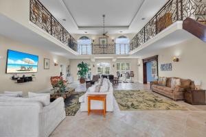 Khu vực ghế ngồi tại Tequila Sunrise