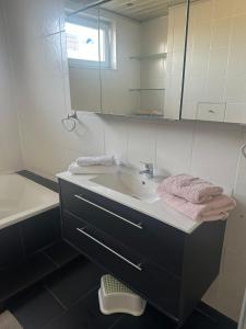 Ένα μπάνιο στο Xxl Monteurswohnung für 8 Personen