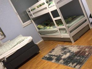 Ένα ή περισσότερα κρεβάτια σε δωμάτιο στο Xxl Monteurswohnung für 8 Personen