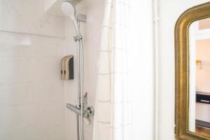 Et badeværelse på Studio proche centre-ville et université