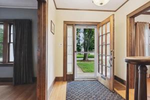 Fotografie z fotogalerie ubytování Walk to Notre Dame Harter Heights Hideaway v destinaci South Bend