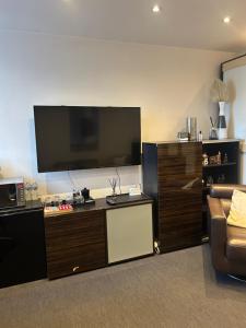 Nhà bếp/bếp nhỏ tại Studio flat in central Reading