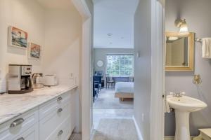 Φωτογραφία από το άλμπουμ του Whales Way σε Arch Cape +63 φωτογραφίες