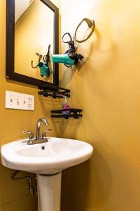 Ένα μπάνιο στο World Cup Central - Philly & NJ Gateway +7 φωτογραφίες