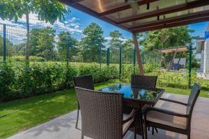 Κήπος έξω από το Casa Ocean with Studio -Triskele Retreat