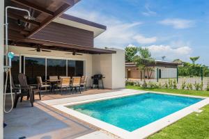 Hồ bơi trong/gần Entire Property - Triskele Retreat