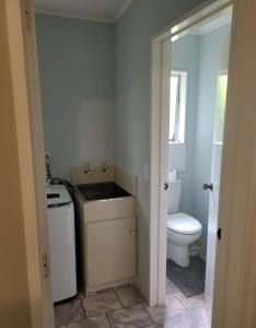 Ένα μπάνιο στο Hydrangea Cottage in Marton