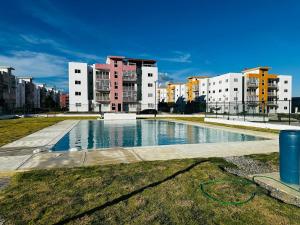 Πισίνα στο ή κοντά στο Apartamento a solo 2 minutos de la Playa los Almendros