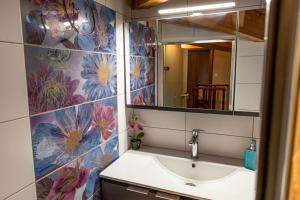 Ένα μπάνιο στο Vincenzo Villa Variko +61 φωτογραφίες