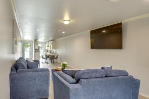 Et opholdsområde på 2 Mi to Depot District Dog-Friendly 1BR Getaway!