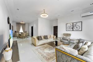 Χώρος καθιστικού στο Luxury & Classy 2Bedroom Apartment