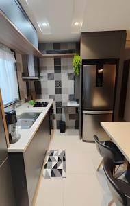 Η κουζίνα ή μικρή κουζίνα στο Apto. próx. Perini Business Park, UFSC & Whirlpool