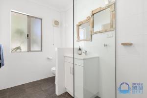 Ένα μπάνιο στο The Treehouse in Greenfields Mandurah