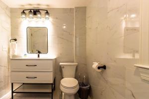 Ένα μπάνιο στο FIFA 2026 Sanctuary - Prime Spot