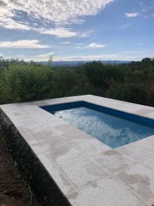 Πισίνα στο ή κοντά στο La casa de nona