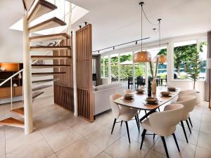 Χώρος καθιστικού στο Villa on a beautiful resort with sauna and view