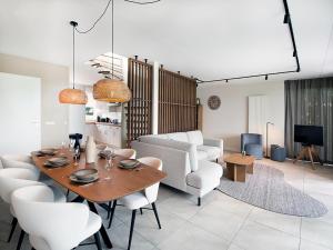 Χώρος καθιστικού στο Villa on a beautiful resort with sauna and view