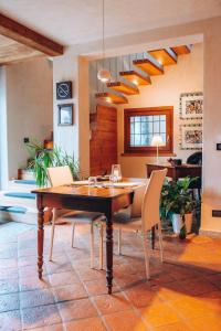 Posezení v ubytování B&B Lo Matsòn