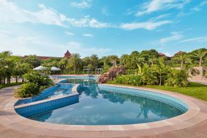 La alberca dentro o cerca de The Westin Jaipur Kant Kalwar Resort and Spa