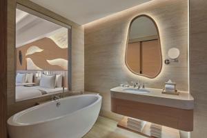 Un baño de The Westin Jaipur Kant Kalwar Resort and Spa