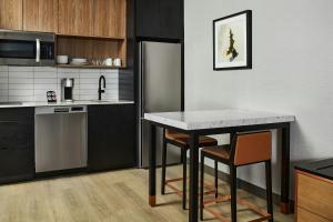 Køkken eller tekøkken på Residence Inn by Marriott Denver Belleview