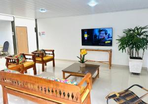 Μια τηλεόραση ή/και κέντρο ψυχαγωγίας στο Hotel Alexânia