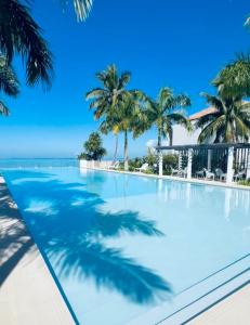 Swimmingpoolen hos eller tæt på Villa Keanna - F2 with pool, private beach
