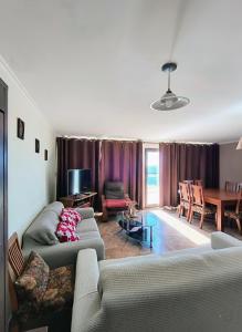 Un lugar para sentarse en Lindo y cómodo departamento en Maitencillo, Chile