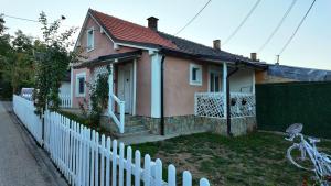 Το κτήριο όπου στεγάζεται  το διαμέρισμα